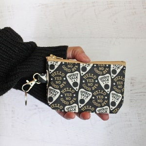 Spirit board print pequeña bolsa de cremallera de llavero - ideas de regalos brujos - Ouija planchette print ID titular de la cartera