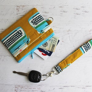 Bolso con estampado de máquina de escribir vintage, billetera pequeña para mujer, estuche con cremallera y llavero, regalo por menos de 25 dólares, lindo estuche para identificación retro