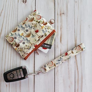 Estuche para identificación con estampado de hongos, estuche para identificación de trabajo, estuche con cremallera y llavero con cordón para la muñeca