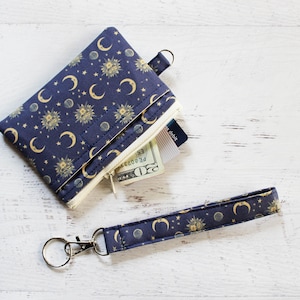 Cartera de identificación portátil con diseño de sol y luna: pequeña cartera de pulsera azul
