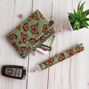 Cartera pequeña con estampado de mariposa monarca - Lindo portadocumentos con cordón - Estuche con cremallera Mariposas en verde