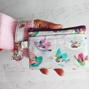 Cartera de pulsera con diseño de pájaros y correa - Estuche gris con cremallera - Estuche para identificación con diseño de pájaros lindos y coloridos - Estuche pequeño con cremallera