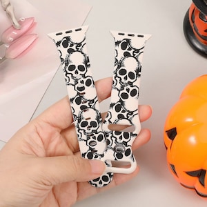 Bracelet de montre Apple Watch en silicone gravé tête de mort (40 mm, 38 mm, 41 mm, 42 mm, 44 mm, 45 mm, 49 mm), fait main, cadeau d&#39;Halloween, style gothique, pour hommes et femmes