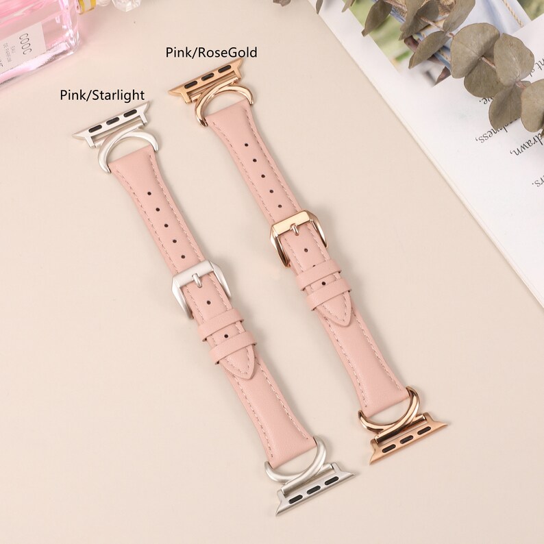 Puede incluir: Dos correas de Apple Watch de cuero rosa con cierres de diferentes colores. La correa de la izquierda tiene un cierre plateado y la correa de la derecha tiene un cierre de oro rosa. El texto "Pink/Starlight" est&aacute; sobre la correa de la izquierda y el texto "Pink/RoseGold" est&aacute; sobre la correa de la derecha.