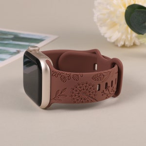 Correa personalizada con grabado floral para Apple Watch de 41 mm, 40 mm, 38 mm, 44 mm, 45 mm, 42 mm y 49 mm para mujer. Correa deportiva de silicona suave con diseño de flores silvestres para verano.
