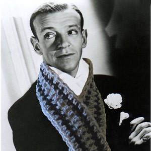 Crochet Scarf Pattern Fred Astaire Fast Easy Unisex DIY Instant Download PDF imagem 1