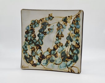 Soholm wall plate Noomi Backhausen ceramics Denmark vintage design ceramics danish pottery 1960s 1960s 60s 1970s 70s mid century modern mcm