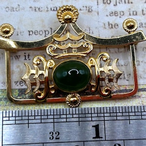 Vintage Asian Theme 12K Yellow Gold Filled Green Jade Pagoda Elegant Brooch Pin Hallmarked