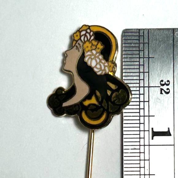 ANCIENNE BROCHE ART Nouveau En Métal Doré Noisettes En