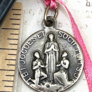 Vintage Saints Isaac Jogues Jean de Brébeuf Old Jesuit Religious Catholic Medal Pendant Marked AP