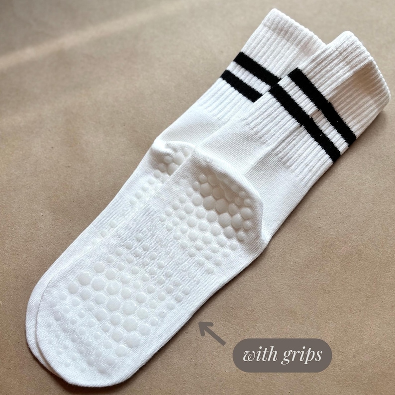 Custom Embroidered Yoga Pilates Barre Sock with Grip Yoga Lover Gift Personalized College Daughter Birthday Inspirational Gifts for Women imagem 3