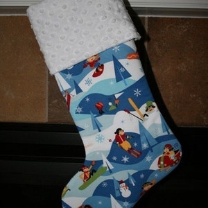 BOY CHRISTMAS STOCKING Snow Monkeys Holiday Stocking imagem 2