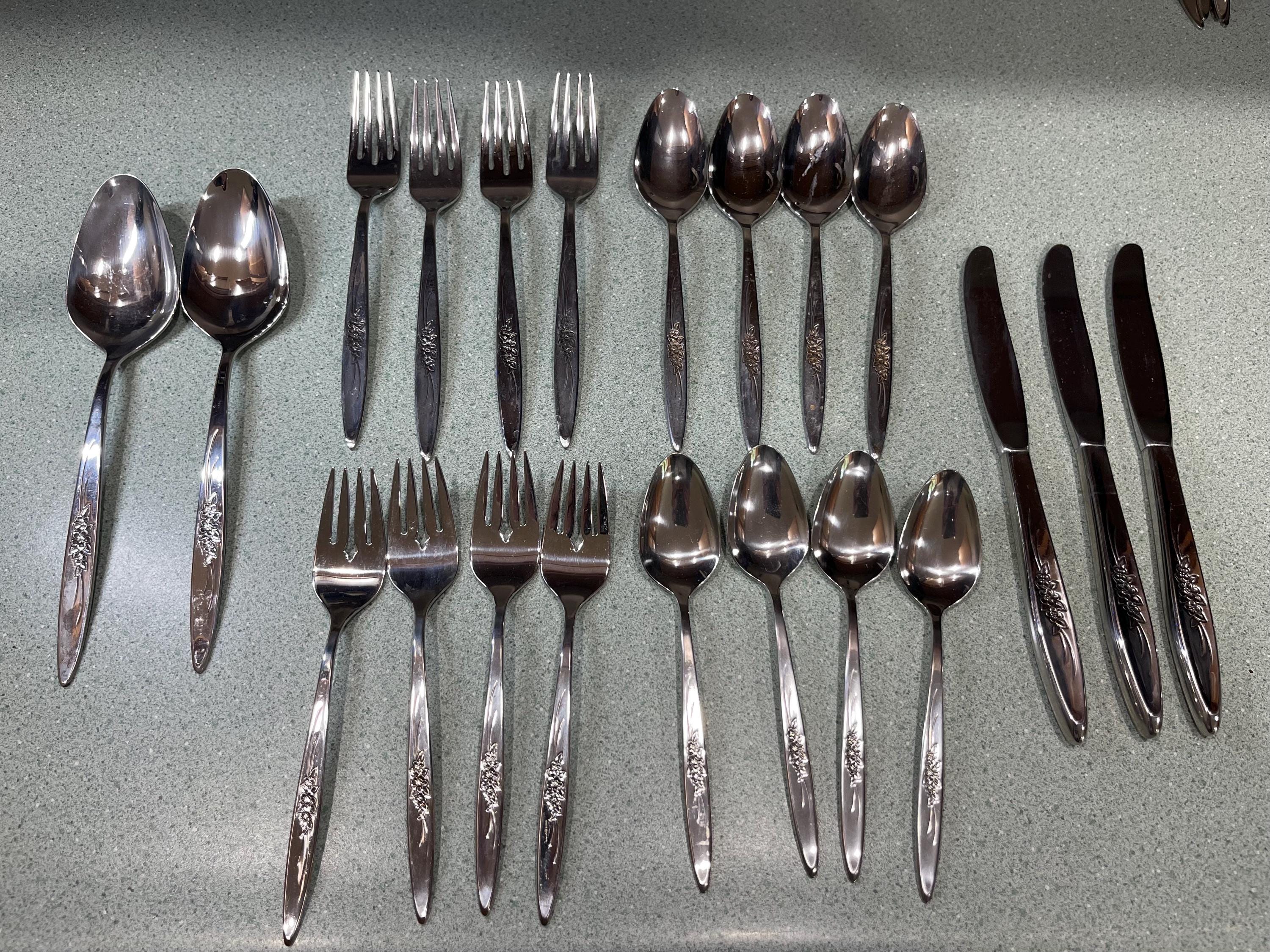 1847 Rogers Brothers Stainless Flower Pansy Silverware Flatware