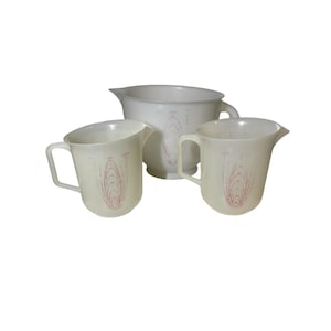 Vintage Tupperware Mix N Store 8 Cup Measuring Pitcher Bowl 2 Cup Measure Cups