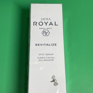 Suero revitalizante para imperfecciones con jalea real de Jafra, 30 ml (1 onza líquida), sellado. imagen 2