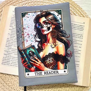 La cubierta del libro de cartas del Tarot del lector, la manga del libro del cráneo, la chaqueta del libro de tamaño personalizado, los accesorios del libro, la cubierta acolchada del libro, el regalo del amante del libro, la bolsa del libro