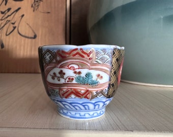 Japanese porcelain 1933 Showa 8 Imari yaki cup