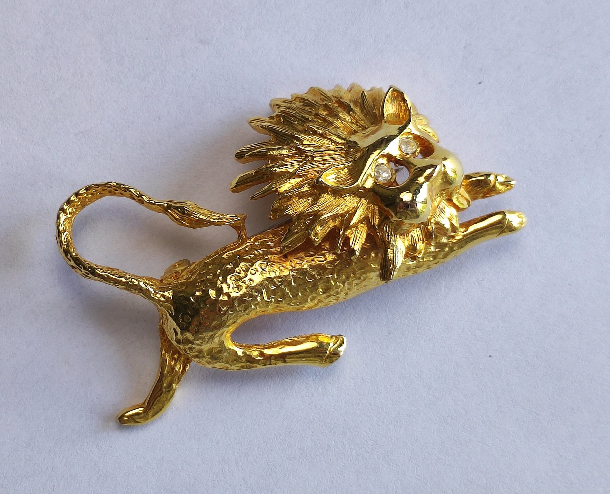 大人も着やすいシンプルファッション Brooch Lion /vintage 1960-1980 France, With Rhinestone White アクセサリー