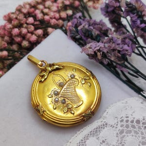 18K Gold Antique French Locket. Art Nouveau, Floral Basket, Natural Pearls.Photo Holder, Sentimental Jewelry, Vintage Wedding, Love Talisman