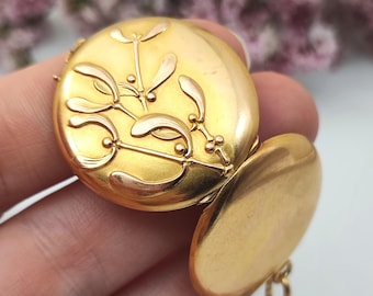 18kGold Antique French Mistletoe Locket: Art Nouveau Love Token, Engravable Back, Belle Époque Pendant