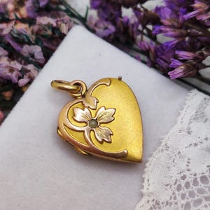 Antiguo medallón francés chapado en oro con forma de corazón, estilo art déco, detalle de perla, recuerdo romántico, portafotos, boda vintage, talismán del amor
