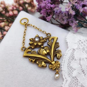 18k Gold Antique French Pendant. Pearls, Floral Design. Art Nouveau, Belle Époque Era, 1890–1910s. Vintage Wedding, Romantic Gift for Her