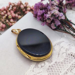 Antique French Black Glass Locket. Belle Époque Memory Jewelry, Oval Pendant, Photo Keepsake, Sentimental Mourning Token, Unisex Gift