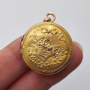 Medallón bañado en oro de 1890-1920. Francia, sellos de Maison Savard. Portafotos, amuleto de la suerte, boda vintage. Regalo sentimental para él o para ella