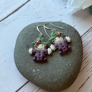 Pendientes de arcilla polimérica con diseño floral otoñal de Halloween y espantapájaros