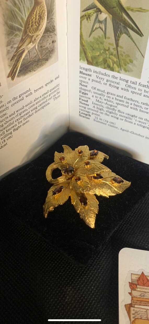 Gold tone, large maple leaf, three dimensional br… - image 6
