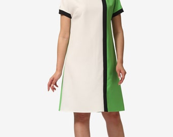 Knee-length dress with a loose fit, flared towards the bottom.