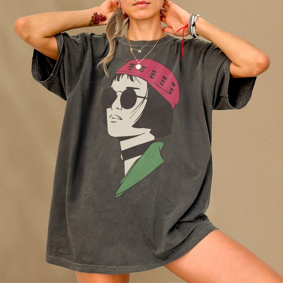 Leon Movie Graphic T-shirt, Vintage 90s Action Film Memorabilia 