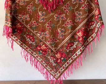 Antique (vintage) Russian shawl (headscarf, “platok”, “baboushka”). 2nd half of 19th century. Collectible
