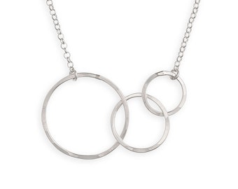 Collier trois anneaux, collier cercle relié, collier cadeau de remise des diplômes, cadeau sentimental, collier sentimental