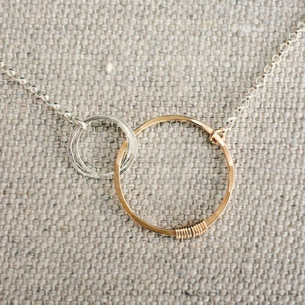 Linked Circles Necklace for Mom, Mother's Day Gift for Mom of two kids, Twins Sentimental necklace