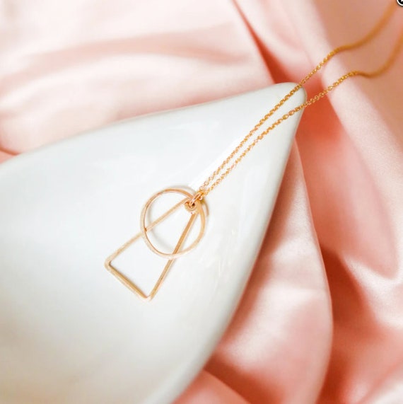 Circle and triangle necklace deals