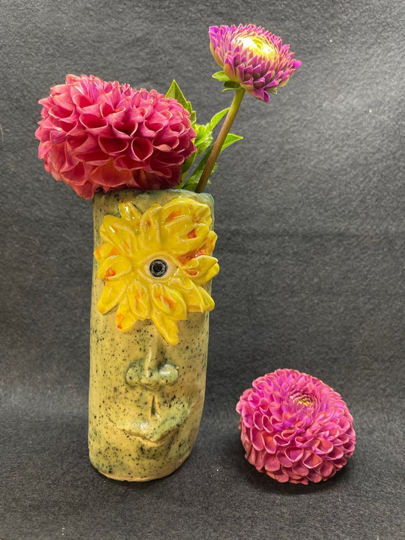 Face Vase - one eyed with flower lash - Free Shipping