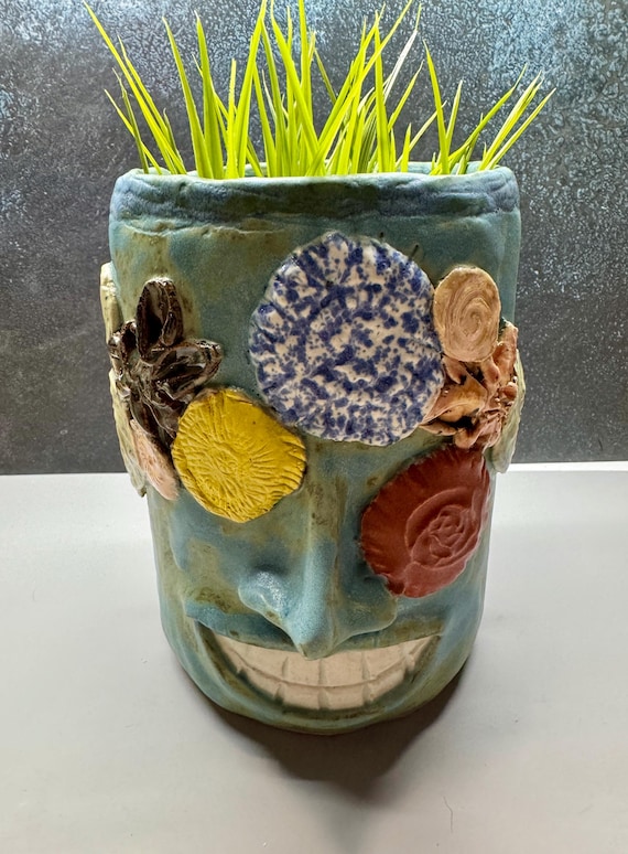 Medium Face Planter - flower eyes   -  (Free US Shipping)