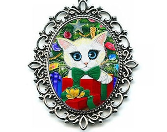 Collar de gatito navideño para niño, gatito blanco, árbol de Navidad para gatos, regalo de vacaciones, colgante de camafeo con lazo de 40 x 30 mm, joyería para gatos de Carrie Hawks