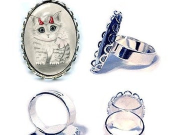 Lindo anillo de gato diabólico con cuernos rojos Lindo gatito diabólico Lazo rosa Arte de gato de fantasía Anillo de camafeo de plata 25x18 mm Joyería para amantes de los gatos Carrie Hawks