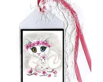 Marcapáginas con forma de gato y rata blanca con flores de cerezo, gato de ojos extraños, Año Nuevo chino, gatito kawaii, arte de gato de fantasía, minimarcapáginas para amantes de los gatos, Carrie Hawks