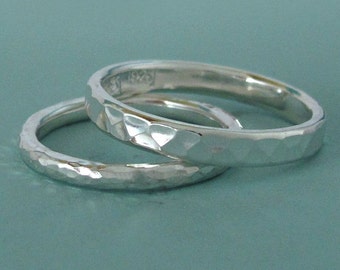 Handhamrad vigselring i sterlingsilver, Välj bredd och finish, Återvunnet silver
