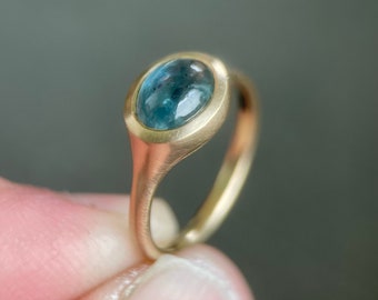 Montana Sapphire Cabochon Signet Ring in 14k Gold - Made to Order