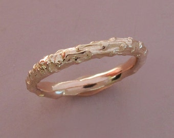 Anello nuziale in oro rosa 14k con ramoscello, ramo di pino stretto