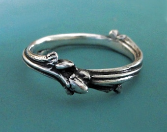Twig Wedding Ring in Sterling Silver, Oak Twig Branch Wedding or Stacking Ring