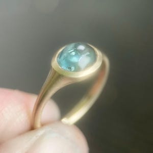 Montana Sapphire Cabochon Signet Ring in 14k Gold - Made to Order