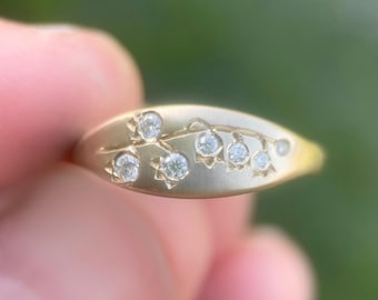 Liljekonvaljring i 14k guld och kanadensisk diamant, labediamant eller moissanit