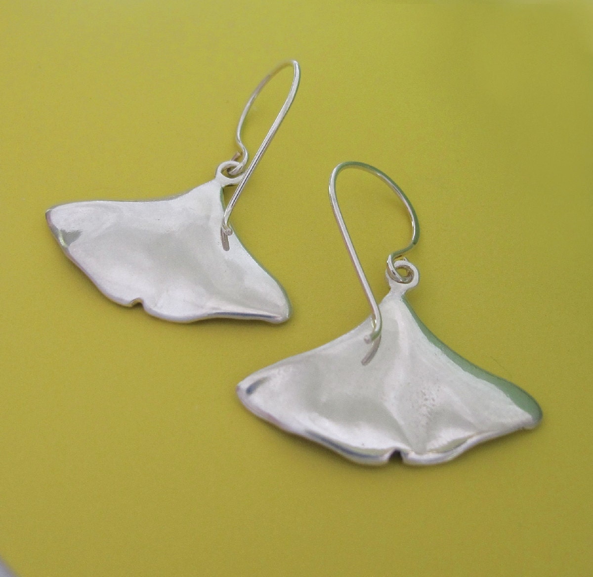 Cyan Sterling Silver Ginkgo Leaf Stud Earrings With Jade And Zircon Overgild Gold Finish main image 0