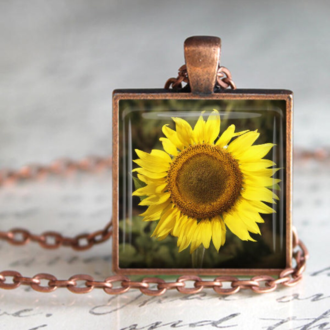 Sunflower Pendant Necklace with Twisted Rope Chain