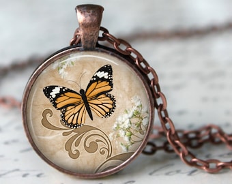 Colgante, collar o llavero de mariposa monarca shabby chic - Llavero de mariposa monarca, collar de mariposa, shabby chic